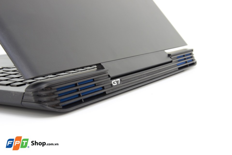 Dell Inspiron N7588